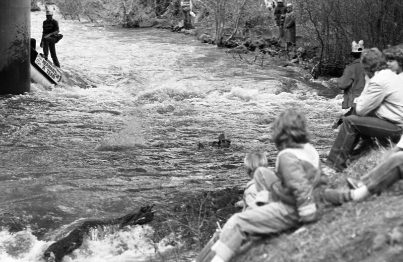 1984 Raft Race, Stuck 03