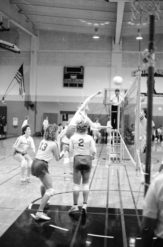 1985 Volleyball Action 07