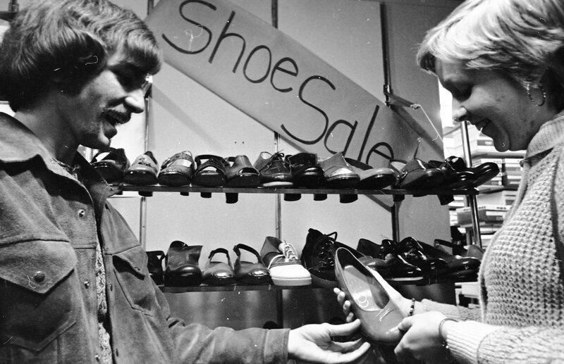 1974 Students, Shopping D 02