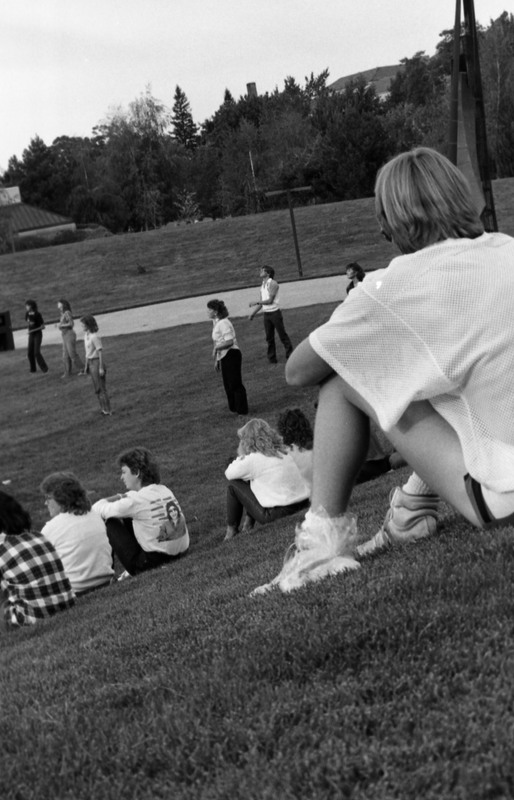 1985 Volleyball, New Students 06