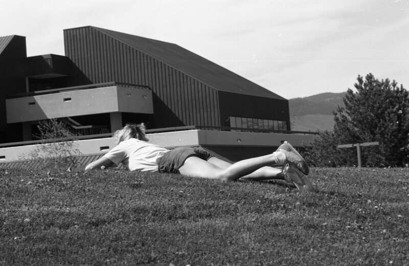 1985 Students, May Outdoor Candid Shots 05