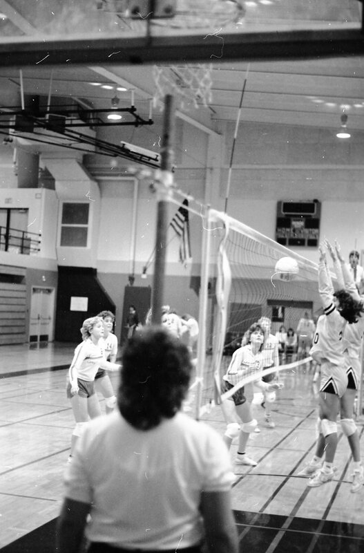 1985 Volleyball Action 08