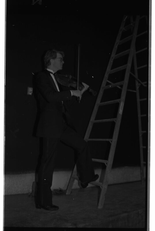 1990 Violinist, Clark Potter 03