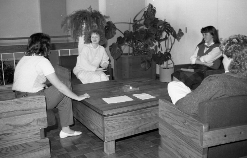 1985 Students, October Lounge 03