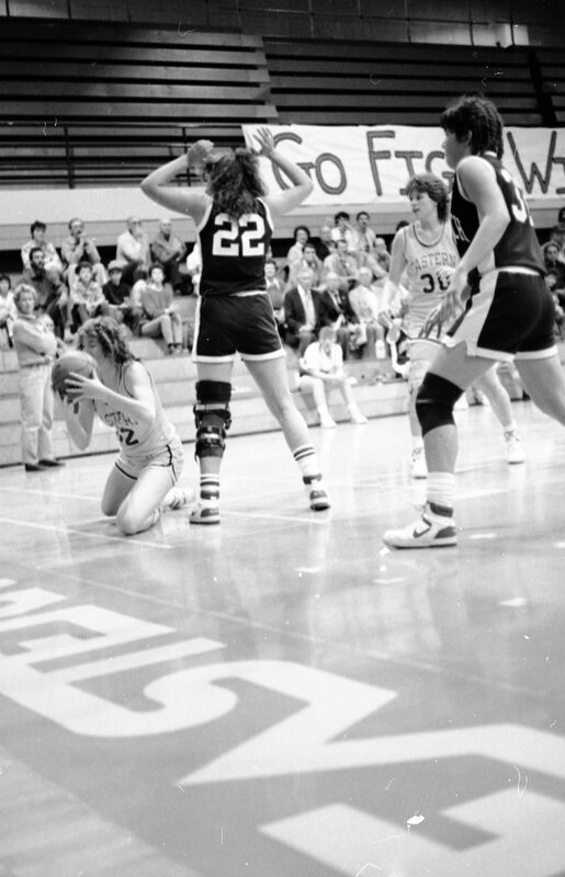 1988 Women's Basketball Action, Oregon Tech at EOSC 02