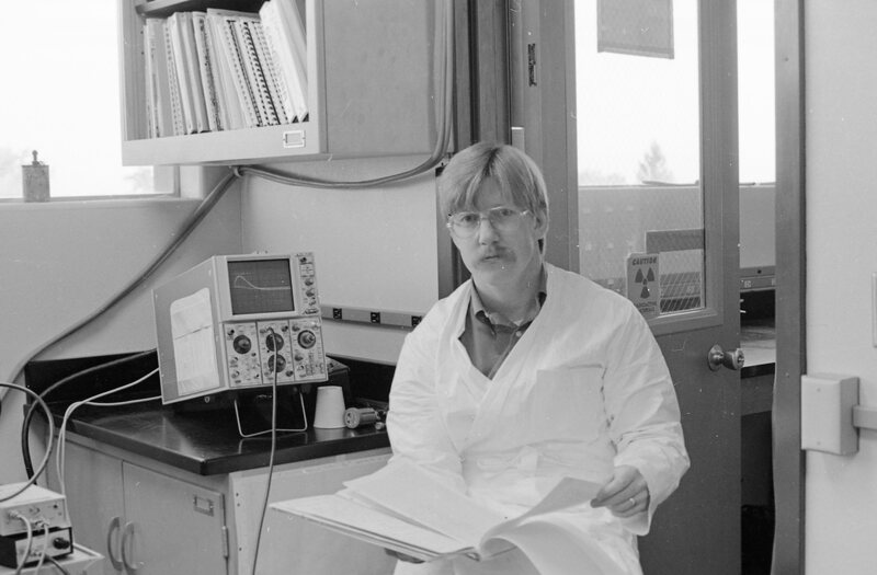1975 Science, Physics Student 02