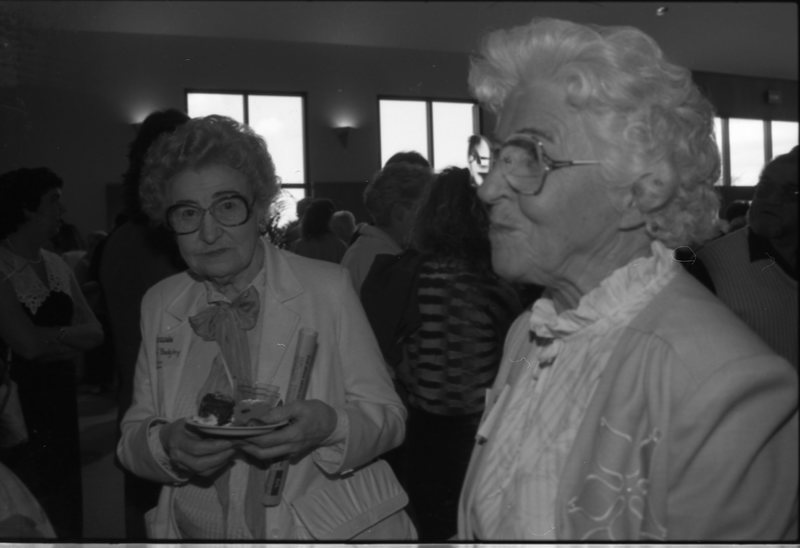 1990 Loso Hall Dedication, Reception 01
