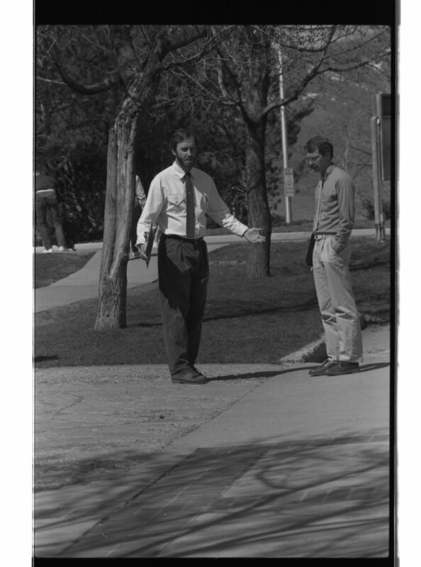 1989 Employees, Talking 02