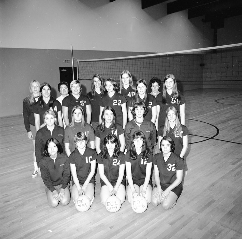 1972 Volleyball Team 01