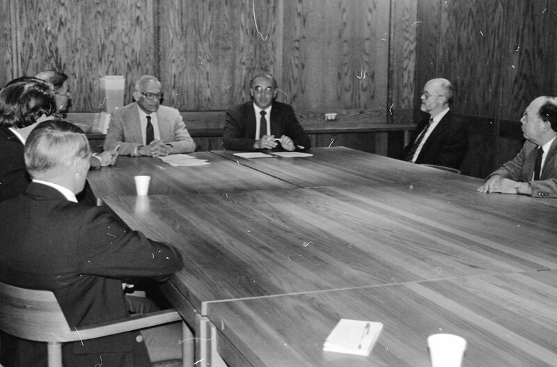 1987 Meeting, Signing 03