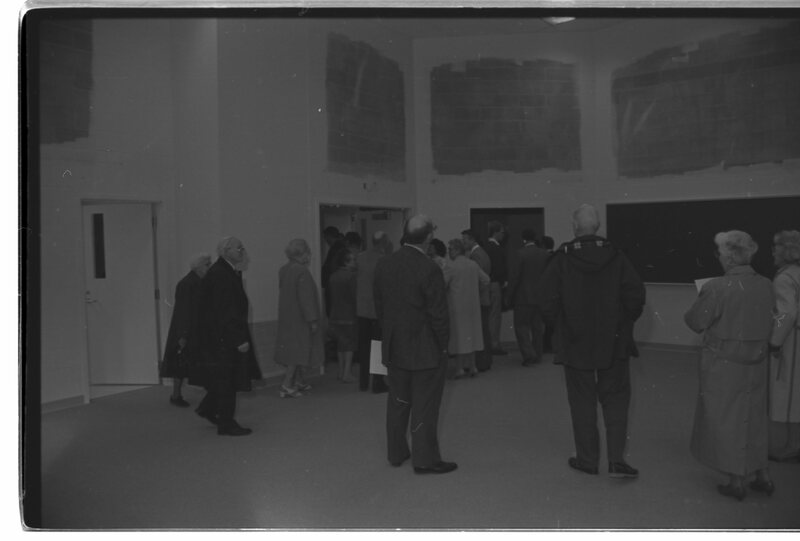 1990 Loso Hall, Tour 01