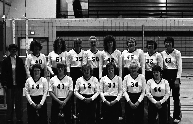 1981 Volleyball Team 09