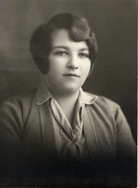 1930 Alumni, Esther Blokland