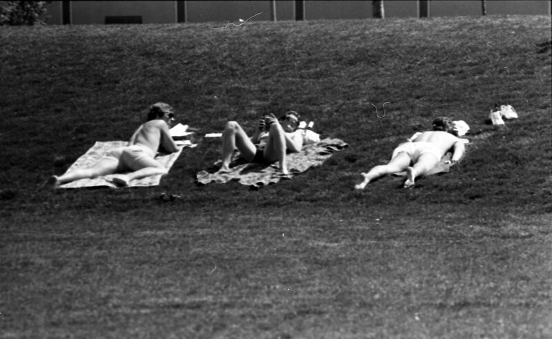 1987 Students, Outdoors 29