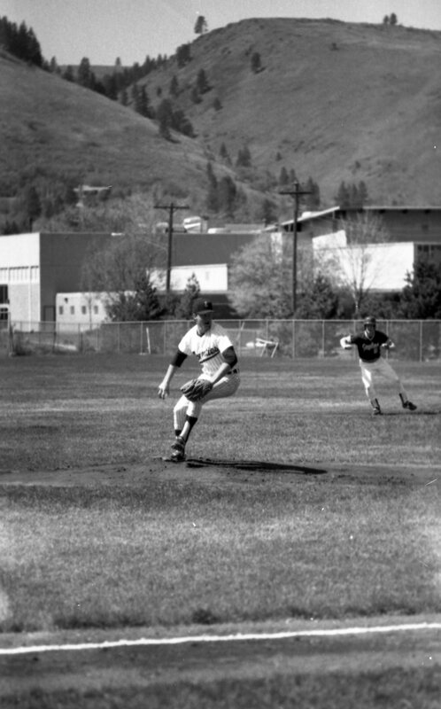 1985 Baseball, April Action 21