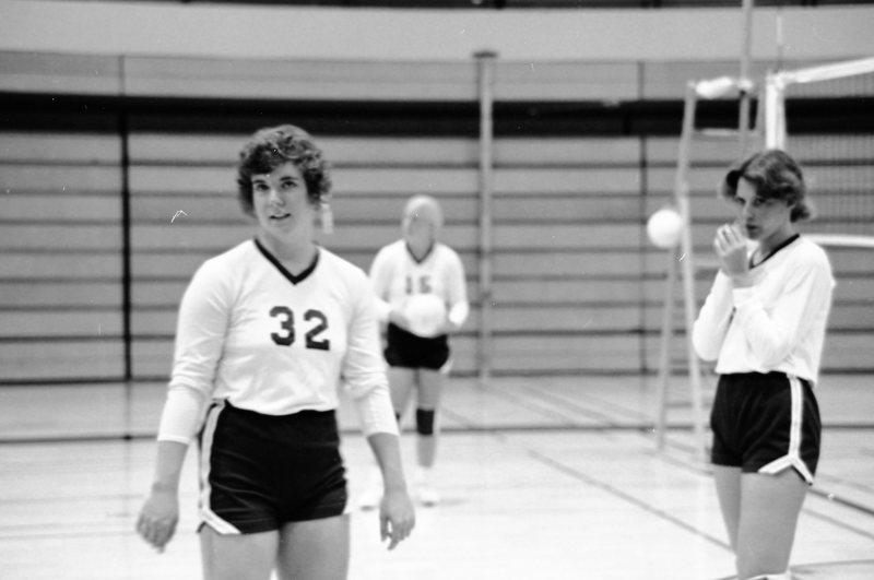 1980 Women's Volleyball Players 27