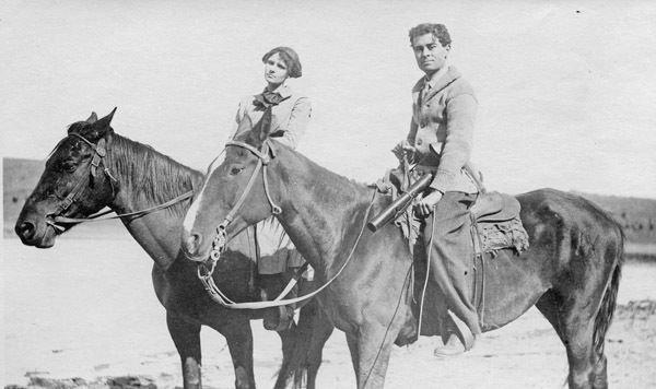 Reuter, Couple on Horses