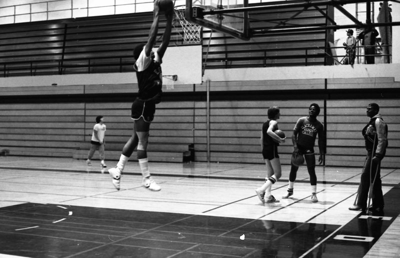 1981 Men's Basketball Practice 06