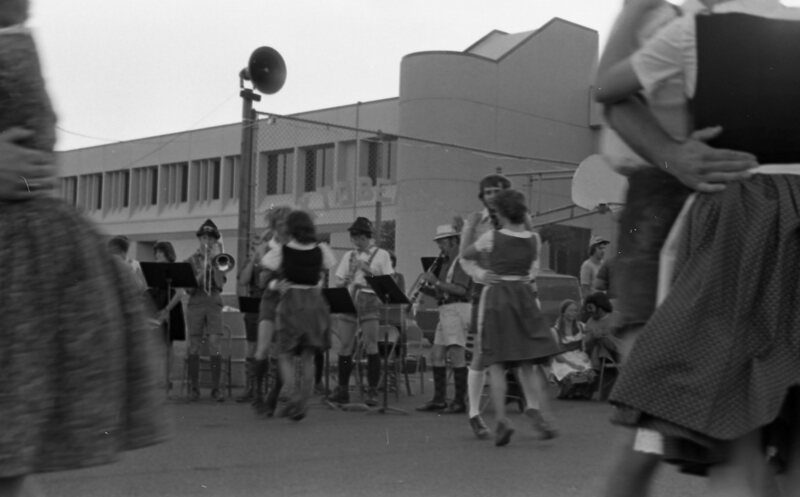 1977 Octoberfest, Folk Dancing 07
