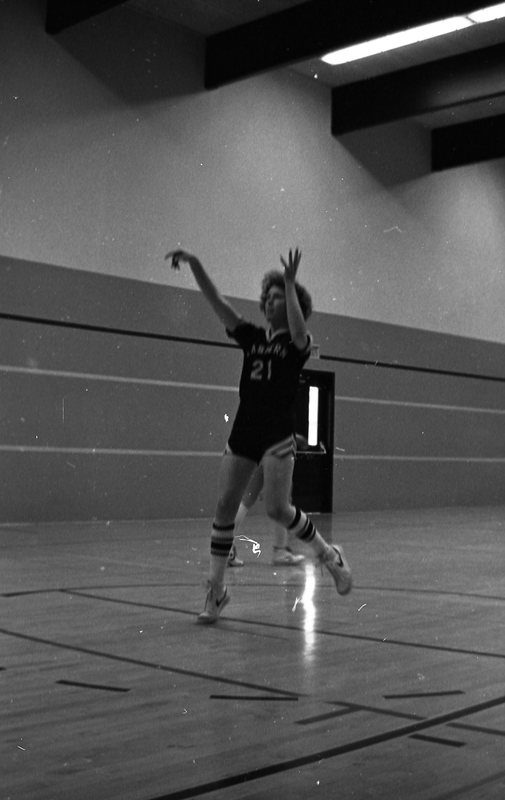 1981 Women's Basketball Action, Practice 09