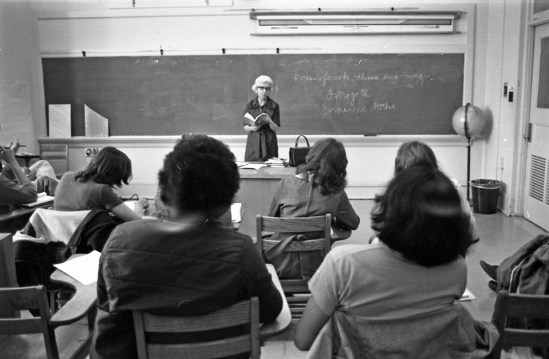 1976 Classroom Lecture, Mary Jane Loso 02