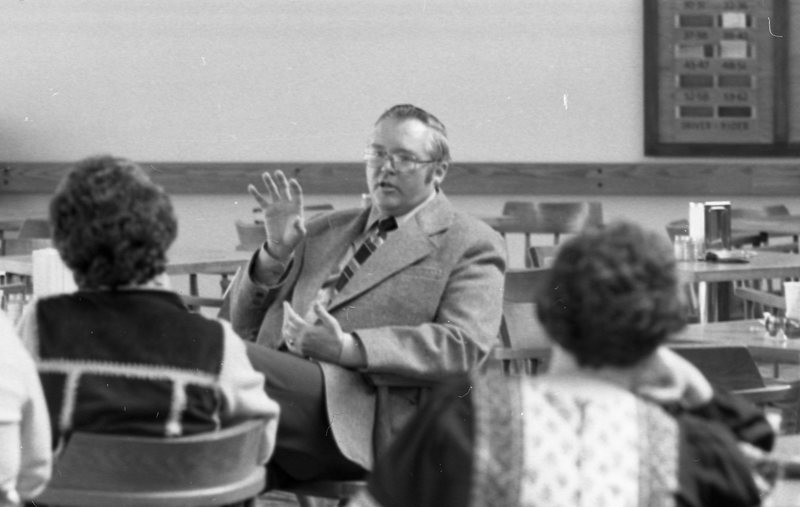1979 Employees, Meeting 01