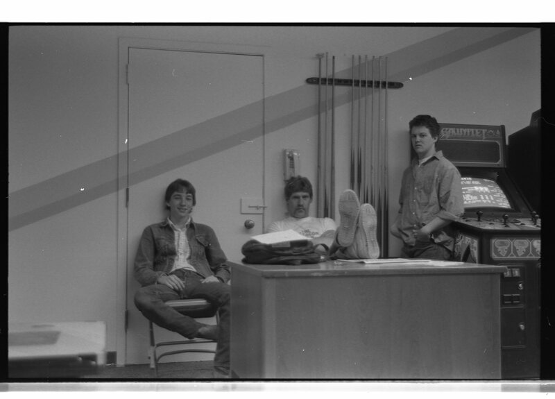 1989 Recreation Room, Monitors 02