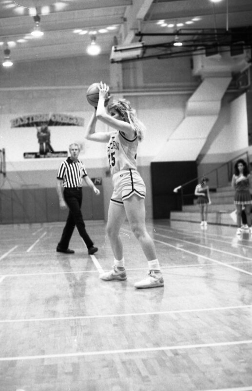 1988 Women's Basketball Action, Concordia at EOSC 14