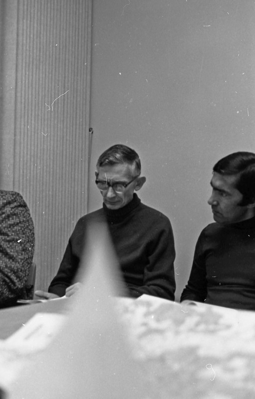 1979 Employees, Meeting 09