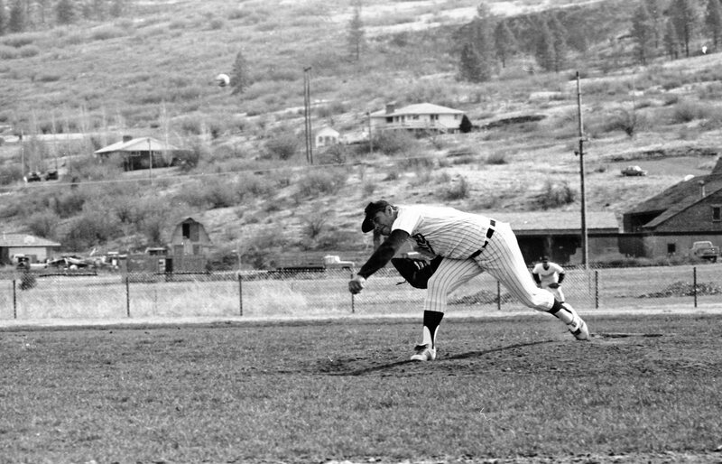 1974 Baseball Action 16