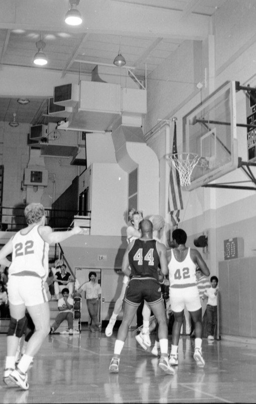1988 Basketball Action, WOU at EOSC 07