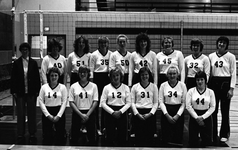 1981 Volleyball Team 08