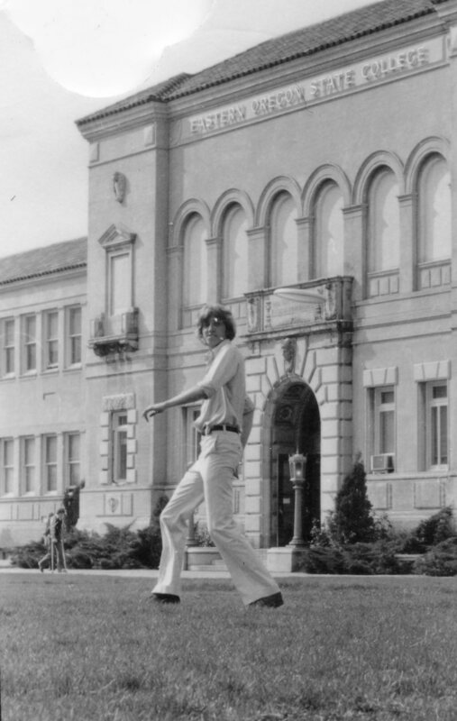 1976 Student, Frisbee 13