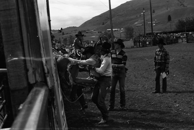 1981 Rodeo, Bronco Riding 05