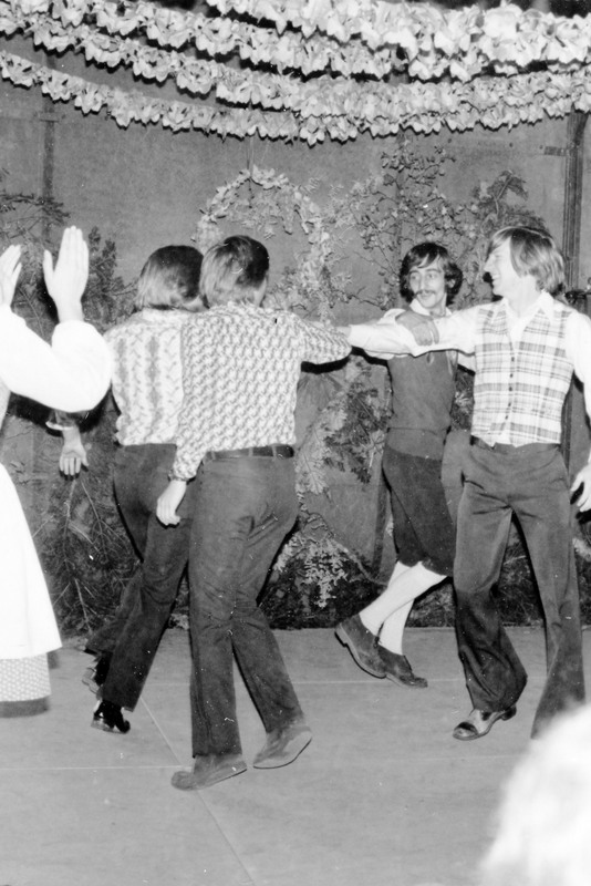 1975 Octoberfest, Folk Dancing 04