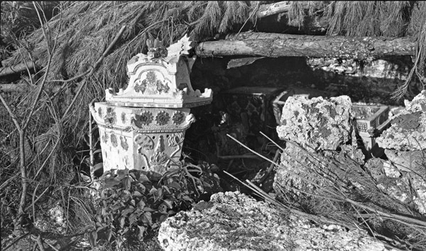 Japanese Burial Urn 1