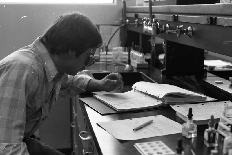 1980 Science, Chemistry Lab 09