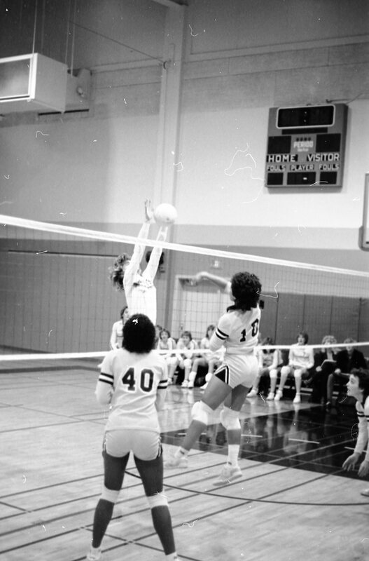 1985 Volleyball Action 02