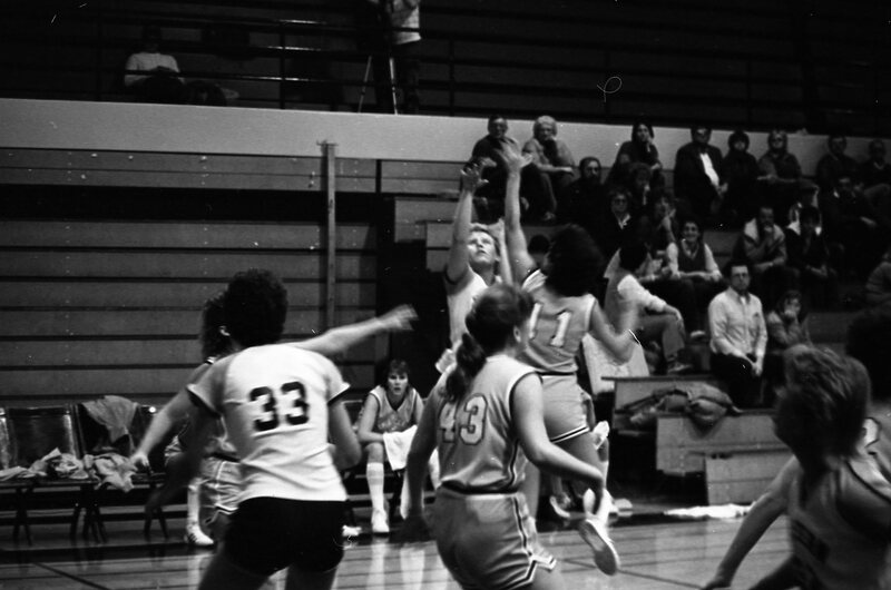 1985 Women's Basketball Action, EOSC vs. LCSC 10