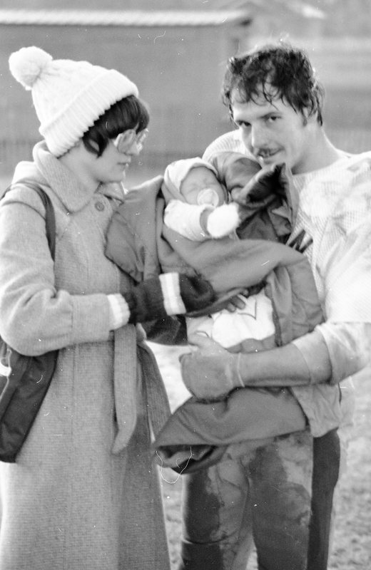 1982 Football Player Bob Strickland and Family 01