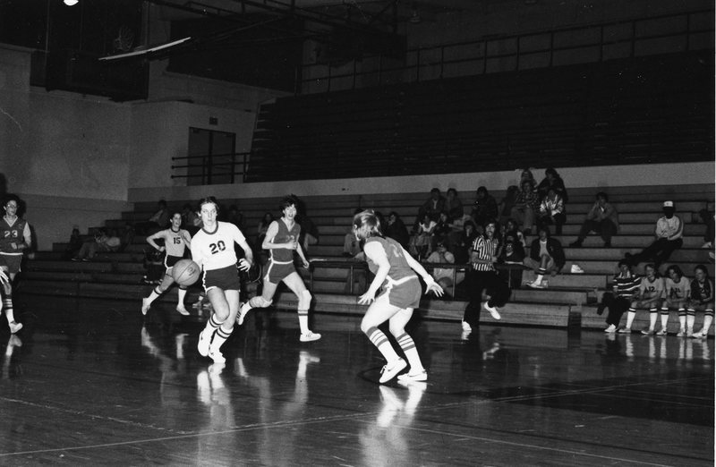 1979 Women's Basketball Action 02