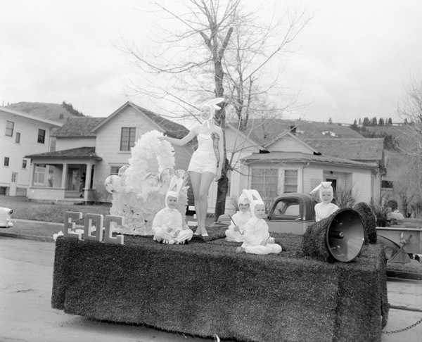 1957 Parade, Spring Float 2-2