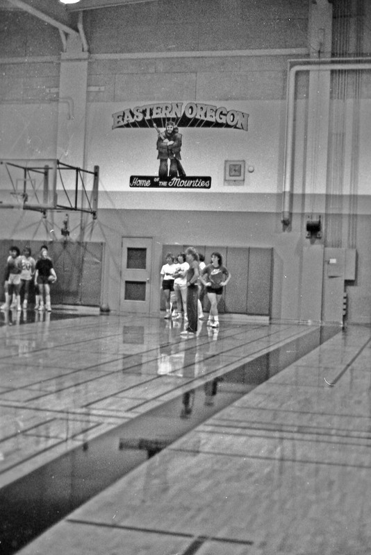 1985 Women's Basketball Practice 13