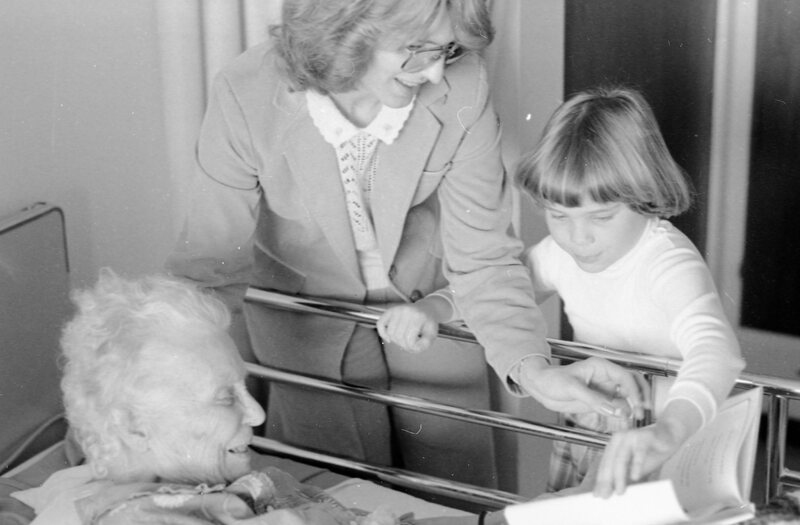 1983 Ackerman Elementary School, Field Trip to Valley View Manor 03