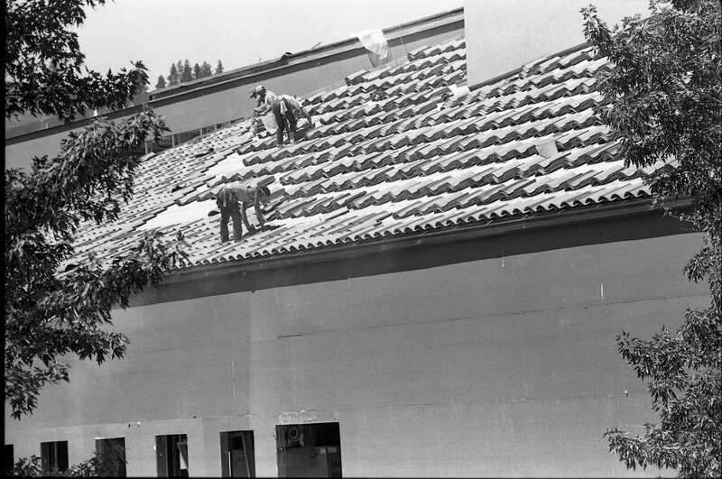 1989 Loso Hall Construction, Roof 19