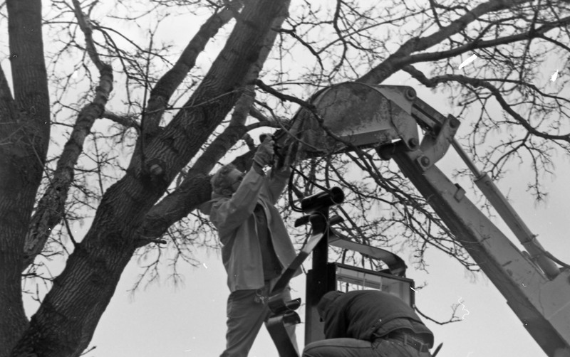 1982 Campus Clock, Installation 06