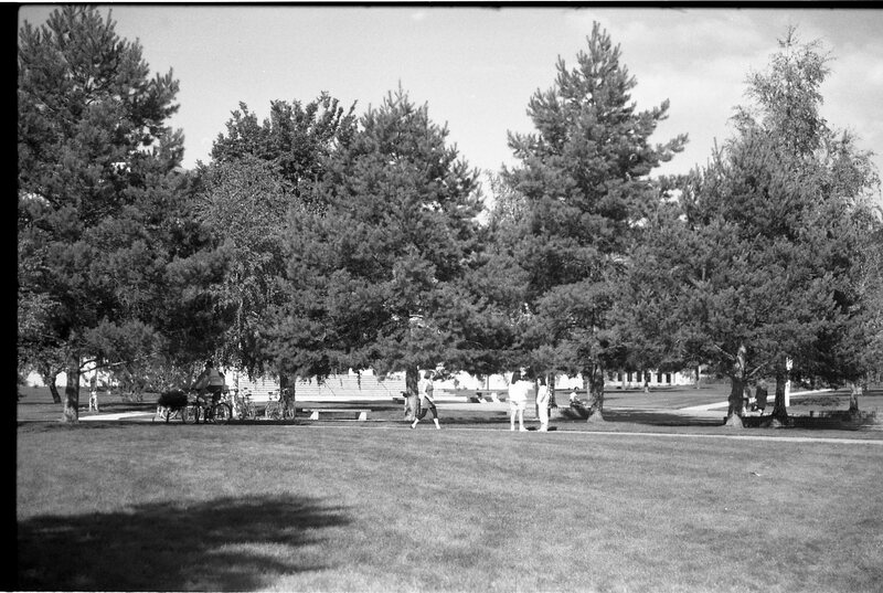 1990 Campus 02