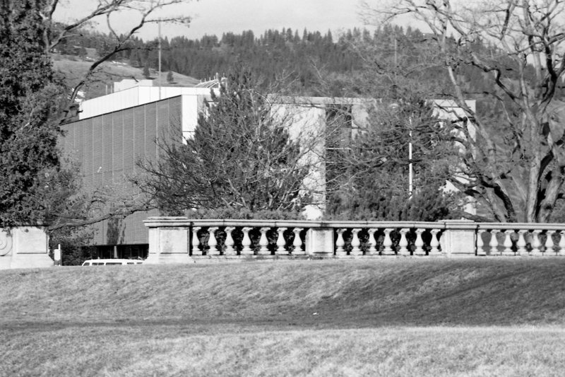 1987 Badgley Hall, Side 01