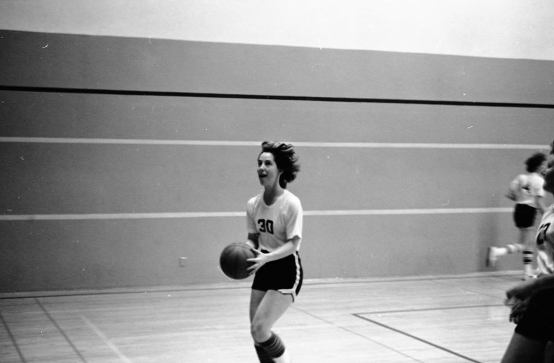 1980 Women's Basketball Action 02