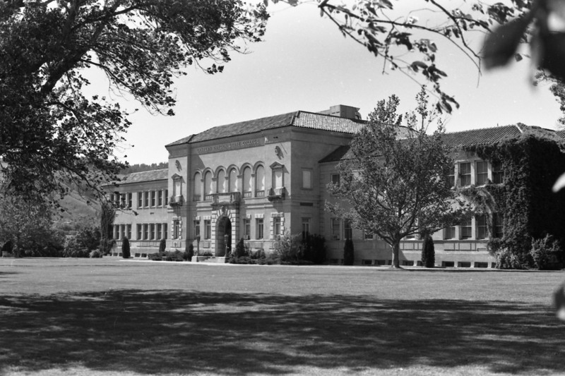 1976 Inlow Hall 01